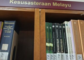 MAMPUKAH kesusasteraan Melayu melangkau ke persada antarabangsa bukan sekadar menghias rak buku,-GAMBAR HIASAN