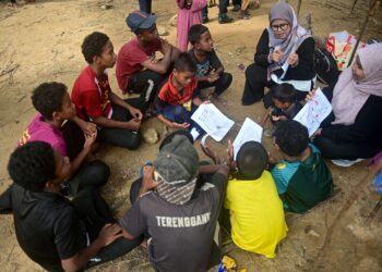 MASYARAKAT Orang Asli mesti terlibat secara aktif dalam menggubal dasar berkaitan pendidikan untuk memastikan cerminan aspirasi masyarakat.