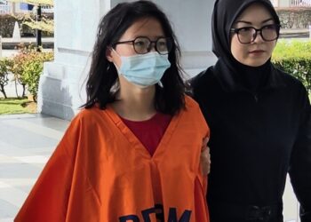 Yang Yahong,34, didakwa di Mahkamah Majistret Kuala Lumpur hari ini atas pertuduhan membunuh rakan sekerja  di sebuah restoran.