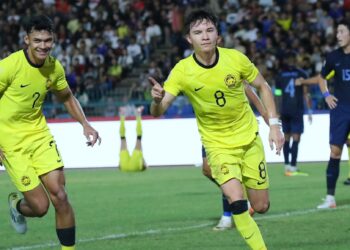 STUART Wilkin meledak gol pertama negara ketika berdepan Kemboja di Stadium Olimpik, Phnom Penh-IHSAN FAM