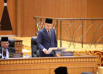 MOHD. Shukri Ramli dalam sidangf DUN Perlis hari ini.-UTUSAN/ADIB AKHYAR