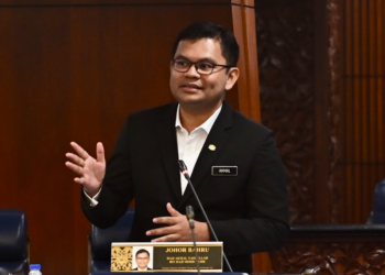 AKMAL Nasrullah Mohd. Nasir ketika sesi soal jawab lisan di Dewan Rakyat, hari ini. - JABATAN PENERANGAN MALAYSIA