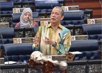 FADILLAH YUSOF menjawab soalan Ahli Parlimen di Dewan Rakyat, semalam.