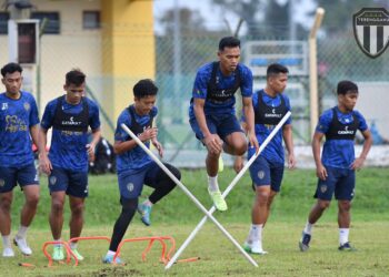 PEMAIN-Pemain Terengganu sudah bersedia melayan kunjungan Negeri Sembilan pada aksi suku akhir Piala Malaysia 2024 di Stadium Sultan Mizan Zainal Abidin, Kuala Nerus,malam ini.-IHSAN TFC