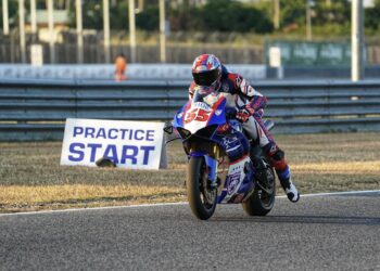 AKSI Hafizh Syahrin Abdullah di ketika sesi latihan Kejuaraan Motosikal Asia (ARRC) 2024 di Litar Buriram.-IHSAN JDT RACING TEAM