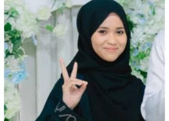 NUR Hafeeza Adriana Rizuwan,14, ditemukan selamat kira-kira pukul 5.35 petang tadi di Bukit Payung, Terengganu hari ini.