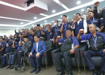 PEMERHATI Rasuah Malaysia (MCW) memposisikan pertubuhan tersebut  sebagai suara rakyat yang benar-benar bebas daripada pengaruh politik.