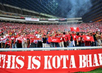 Bola sepak Kelantan pernah menjadi fenomena pada era kegemilangan mereka dengan menjuarai tiga piala pada musim 2012.-GAMBAR MEDIA SOSIAL