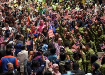 REFORMASI institusi yang tegas serta komitmen terhadap pembangunan rakyat menjadi tonggak utama kejayaan Malaysia di bawah Kerajaan Perpaduan.