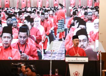 Muhyiddin Yassin ketika berucap pada Perhimpunan Agung Tahunan Bersatu yang berlangsung di Shah Alam.