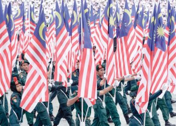 SELURUH rakyat Malaysia hendaklah menjadikan nilai patriotisme atau semangat cinta akan negara sebagai tema dalam membuka tirai dan melangkah tahun 2025.