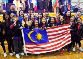 MENGHARUMKAN  nama Malaysia di mata dunia, Vocal Pizzest dari Sekolah Cempaka menang dua emas di The World Choral Cup di Sepanyol baru-baru ini.