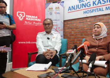 Dzulkefly Ahmad pada sidang media selepas Majlis Perasmian Better Brighter Anjung Kasih Yayasan Kebajikan Negara (YKN)-Tenaga Nasional Berhad (TNB) di Hospital Melaka di sini, hari ini.