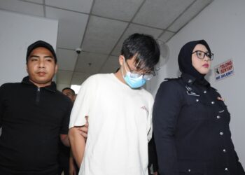 HUANG XIAOMAN didakwa atas dakwaan menculik seorang remaja perempuan yang juga warga China di Mahkamah MajIstret Johor.