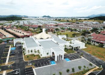 MASJID Sheikh Haji Ahmad dibina oleh Matrix Concept di Bandar Sri Sendayan mempunyai keluasan 31,603 kaki persegi dan mampu menampung seramai 1,556 jemaah.