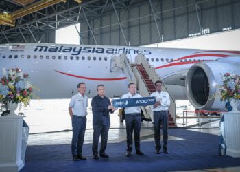 ANTHONY Loke merasmikan Majlis Pelancaran Pesawat Pertama A330neo di Kompleks Kejuruteraan Malaysia Airlines (MAB) Sepang Selangor. - UTUSAN/FAIZ ALIF ZUBIR