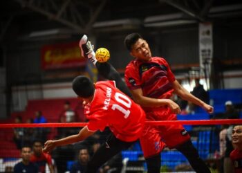 MELAKA tewas kepada Pulau Pinang dalam acara regu lelaki di Kejohanan Sepak Takraw Piala Tun Ali di Dewan Bola Keranjang MBMB, Bukit Serindit, Melaka.