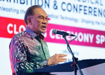 ANWAR Ibrahim ketika merasmikan majlis penutup Pameran dan Persidangan Peranti Perubatan Antarabangsa (IMDEC) 2024 di Pusat Konvensyen Kuala Lumpur (KLCC) di sini, hari ini.