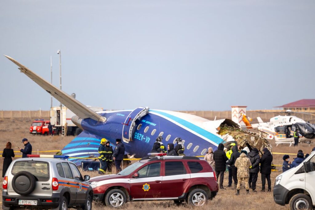 Burung punca pesawat Azerbaijan Airlines terhempas?