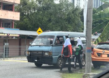 PEMANDU van haram menggunakan kenderaan persendirian bagi membawa pelajar ke sekolah dan pulang dari sekolah.