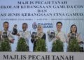 FADHLINA Sidek merasmikan Majlis Pecah Tanah Sekolah Kebangsaan Gamuda Cove dan Sekolah Jenis Kebangsaan Cina Gamuda Cove. - UTUSAN/FAIZ ALIF ZUBIR