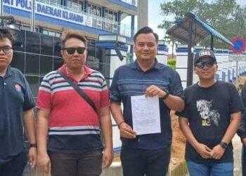 PEMUDA UMNO Bahagian Kluang membuat laporan polis berkaitan resit didakwa menghina Islam dan kaum Melayu yang tular dalam media sosial baru-baru ini.