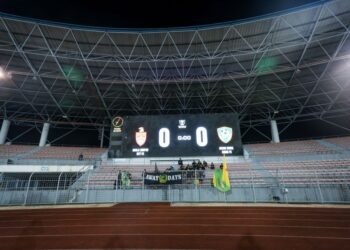 Suasana lengang di kerusi penonton  pada perlawanan Piala Malaysia antara Kedah dan KL City di Stadium Bola Sepak Kuala Lumpur, Cheras, minggu lalu. - UTUSAN/MUHAMAD IQBAL ROSLI