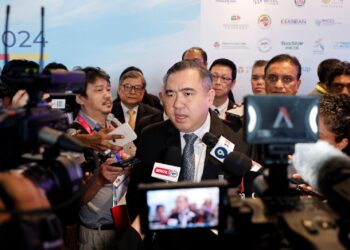 ANTHONY Loke pada sidang akhbar selepas me­rasmikan Malaysia-China Summit 2024 di sini, semalam.