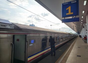 LALUAN pertama tren MySawasdee Edisi Penang menghubungkan beberapa stesen bermula dari Stesen Butterworth ke Hatyai. - UTUSAN/IQBAL HAMDAN