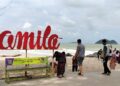 PANTAI Samila di Songkhla, Thailand yang menjadi tumpuan pelancong dari Malaysia dan pasangan dari negara ini yang bernikah di Thailand. - UTUSAN/WAT KAMAL ABAS