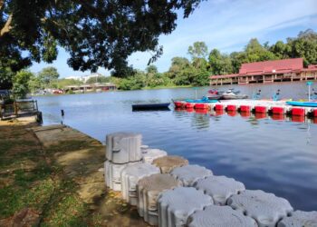 TASIK Ayer Keroh, Melaka bakal menjadi tumpuan kaki pancing dalam Cabaran Joran Melaka 2024 pada 22 Disember ini. - UTUSAN/AMRAN MULUP