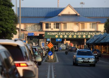 THAILAND hanya membenarkan pelancong Malaysia menggunakan tiga pintu masuk sahaja dari Kelantan untuk masuk ke negara itu. - UTUSAN/KAMARUL BISMI KAMARUZAMAN