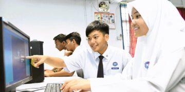 PERANAN Pusat Pengajaran Bahasa Inggeris diperluas, distruktur semula bagi memperkukuh bahasa Inggeris dalam kalangan murid. - GAMBAR HIASAN