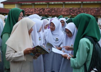 JIKA pemerintah gagal memperjuangkan makna pendidikan sebenar dan tidak berlaku adil dalam mengemudi hala tuju pendidikan, maka ia akan merencatkan pembinaan potensi manusia yang unggul.