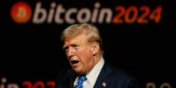 DONALD Trump memberikan ucaptama pada hari ketiga persidangan Bitcoin 204 di Music City Center di Nashville, Tennessee, pada 27 Julai 2024.- AFP