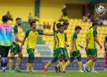 PEMAIN KDA FC meraikan kejayaan mereka menumpaskan Kelantan Darul Naim FC dalam aksi Liga Super, kelmarin- IHSAN KDA FC