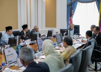 AHMAD Zahid mempengerusikan Mesyuarat Jawatankuasa Peringkat Tertinggi (HLC) bagi penyelarasan agenda halal negara.