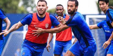 PEMAIN JDT menjalani latihan menjelang aksi menentang Terengganu FC dalam siangan Liga Super, malam ini.