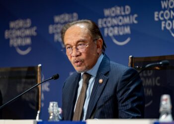 ANWAR Ibrahim pada sesi ‘Country Strategy Dialog' di luar Sidang Kemuncak Tahunan Forum Ekonomi Dunia (WEF) 2025 di Davos, Switzerland. - FACEBOOK ANWAR IBRAHIM