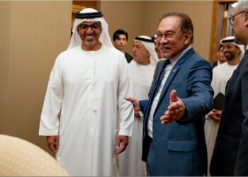 ANWAR Ibrahim bertemu  Mohamed Jameel Al Ramahi di  Abu Dhabi, UAE, semalam. – AFIQ HAMBALI/Pejabat Perdana Menteri