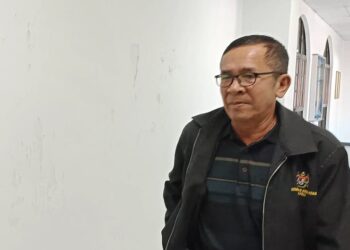 SAAD Razali didenda RM22,500 oleh Mahkamah Sesyen Johor Bahru selepas mengaku bersalah memalsukan 15 cek milik Koperasi Peneroka Felda Selancar 3, Pahang berjumlah RM34,450, enam tahun lalu.