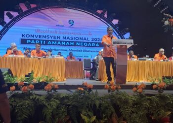 MOHAMAD Sabu sewaktu berucap pada penutupan Konvensyen Nasional Amanah 2024 di Bandar Bestari, Klang, Selangor, hari ini.-UTUSAN/ ISKANDAR SHAH MOHAMED