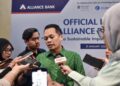 NIK Nazmi Nik Ahmad bercakap kepada media selepas melancarkan Laporan ESG 2.0 Alliance Bank bertajuk 'The Path to Sustainable Impact Sectoral Insights of Malaysian SMEs" ("Laporan ESG 2.0) di sini hari ini. - UTUSAN/M.FIRDAUS M.JOHARI