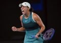 MADISON Keys menewaskan pilihan kedua dari Poland, Iga Swiatek 5-7, 6-1, 7-6(8) pada aksi separuh akhir Terbuka Australia 2025, hari ini. -AFP