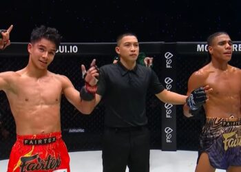 JOHAN Ghazali (kiri) telah memberi tentangan sengit kepada petarung Columbia Johan Estupinan pada perlawanan ONE 170 di Impact Arena Bangkok, Thailand, sebentar tadi.-IHSAN ONE CHAMPIONSHIP