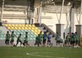 VICTOR Andrag ketika mengendalikan sesi latihan skuad KDA FC di  Stadium Sultan Abdul Halim (SSAH), kelmarin. UTUSAN/ SHAHIR NOORDIN