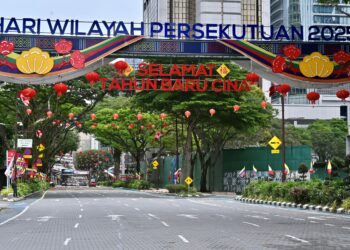 Keadaan lalu lintas di sekitar Jalan Sultan Ismail di Kuala Lumpur lengang susulan cuti perayaan Tahun Baharu Cina. - UTUSAN/SYAKIR RADIN