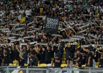 PULUHAN ribu penyokong setia Terengganu FC dijangka membanjiri Stadium Sultan Mizan Zainal Abidin malam esok.