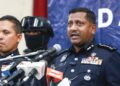 HUSSEIN Omar Khan ditemui pemberita dalam sidang akhbar dekat Mes Pegawai Kanan Polis, Ibu pejabat Polis Kontinjen (IPK) Selangor di Shah Alam, Selangor. - UTUSAN/AFIQ RAZALI