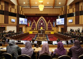 TIGA aspek reformasi iaitu peruntukaan saksama, pendanaan politik dan penambahan wanita dalam Dewan Undangan Negeri (DUN) Terengganu boleh mendahului Kerajaan Persekutuan. – UTUSAN/PUQTRA HAIRRY